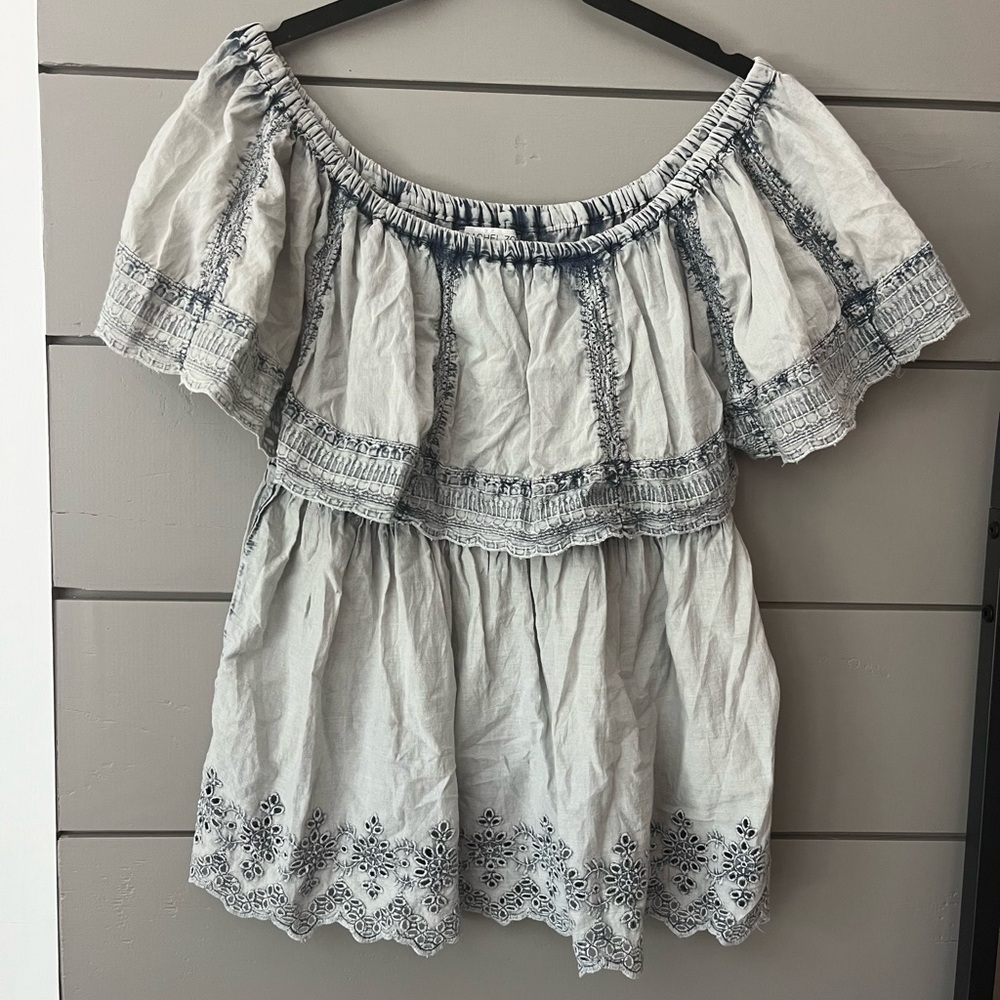 Rachael Zoe boho peasant light blue denim look on/off the shoulder top size S